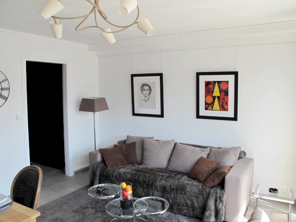 Piso amueblado climatizado de 48 m² con un dormitorio en alquiler Valenciennes