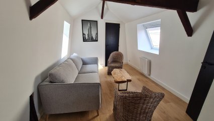 1 bedroom furnished apartment with sloped ceiling 48m² rental Valenciennes