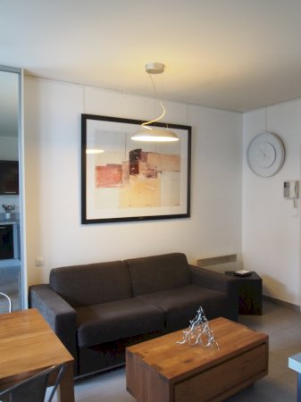 luxuriöse, möblierte 22m² große Einzimmerwohnung + Balcon + ... luxuriöse, möblierte 22m² große Einzimmerwohnung + Balcon + ...