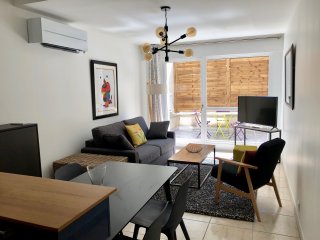 Fully furnished air-conditioned studio apartment (31sqm) with terrace to rent Valenciennes